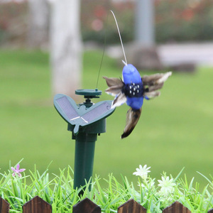 Colibrí Solar Vibrante con Movimiento de Vuelo para Decoración de Jardín - Product Image 2
