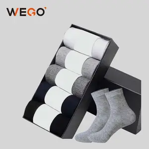 LOW quantité minimale de commande en vrac en gros noir blanc couleur unie chaussette coton coffret cadeau ensemble court chaussettes personnalisées pour hommes