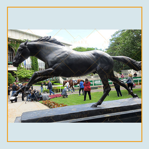 Statue de cheval réaliste en Bronze, grande taille de vie, Sculpture de Mare et de feuille, à vendre - Product Image 3