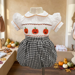 Vestido de Halloween para niñas Casalia, blanco, con bordado de calabaza, mangas abullonadas, cuello Peter Pan y falda de guinga, estilo A-Line para otoño - Product Image 3