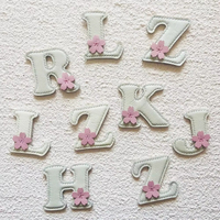 Breloque de sac en cuir tendance avec décor Sakura, pendentif lettre mignon pour sacs à main et cadeaux, ornement de sac alphabet pour femmes