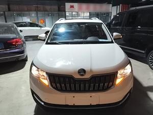 Skoda <span class=keywords><strong>Kamiq</strong></span> Usata 2021, SUV a Benzina 1.5L, Guida a Sinistra, Sedili in Pelle, Colore Scuro, R18, Disponibile in Cina - Product Image 1