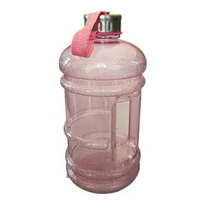 Оптовая продажа, большая Экологически чистая пластиковая бутылка для воды для домашних животных на 2 литра, большая Спортивная бутылка для воды для тренировок в тренажерном зале с ручкой