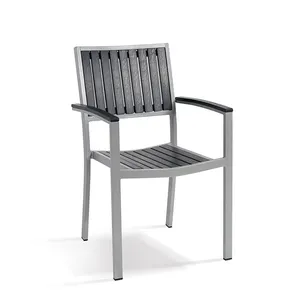 Ensemble de meubles de jardin au design moderne en aluminium, plastique, table et chaise en bois imperméables de haute qualité pour Park Ga en vente