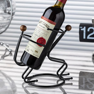 Soporte creativo de hierro para exhibir botellas de vino, estilo simple, decorativo para sala de estar, diseño invertido. - Product Image 1