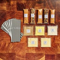 Kotak Hadiah Popcorn Gourmet Halloween yang Menarik dengan 5 Bumbu dan 10 Kantong, Set Hadiah Camilan Seram