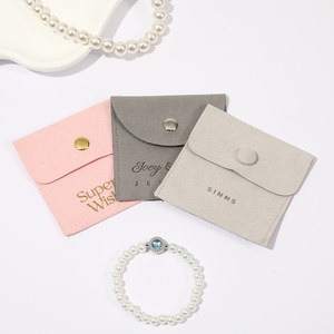 Pochette à bijoux en microfibre multicolores personnalisée avec bouton pression, sac enveloppe pour bagues, bracelets et colliers - Product Image 1