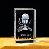 Cube de cristal K9 personnalisé en gros avec gravure laser 3D sous le surface de la Vierge Marie et Jésus-Christ pour souvenir d'église