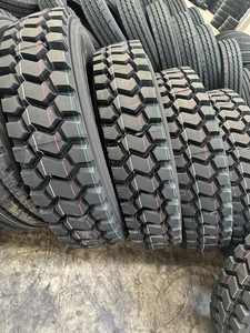 Pneu TBR à capture de carbone 295/75R22.5 avec bande de roulement à base de bio-matériaux, absorbant activement le CO2 pendant l'usure - Product Image 1