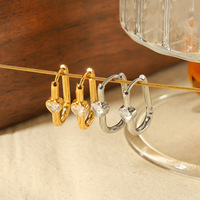 Boucles d'oreilles créoles ovales tendance en forme de U, en acier inoxydable plaqué or 18 carats, avec cœur et zircon cubique blanc, simples et hypoallergéniques pour femmes