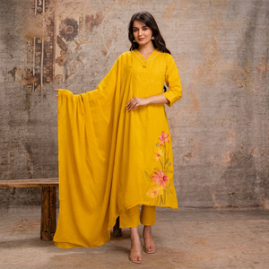 Traje Anarkali Amarillo Bordado de Algodón para Mujer, Corte en A, Largo hasta la Rodilla, con Dupatta, Estilo Tradicional, Corte Regular, Secado Rápido, para Todas las Temporadas - Product Image 1
