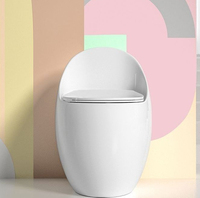 Toilette moderne en céramique siphonique monobloc à double chasse montée au sol pour salle de bain et villa