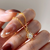 Collier pendentif mini soleil étoilé délicat, chaîne dorée avec zircon cubique étincelant, cadeau pour femme