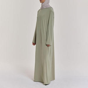 <span class=keywords><strong>Abito</strong></span> Abaya Premium in Jersey con Logo Ricamato, Vestito <span class=keywords><strong>Lungo</strong></span> da Donna Musulmana con Collo Tondo - Product Image 2
