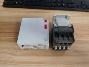 Nuovo Controllore PLC Originale Pronto all'Uso AX25-30-01 per Automazione Industriale e Magazzino - Product Image 3