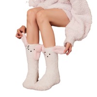 Chaussettes de lit douces pour femmes, mi-mollet en peluche, confortables pour dormir, en polaire épaisse, chaudes pour l'intérieur et les journées froides