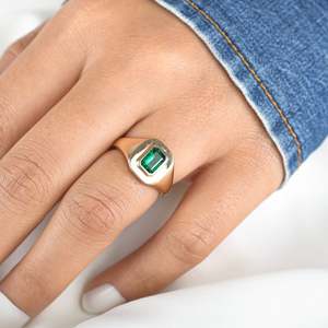 Anillo de Oro Sólido de 14k con Esmeralda Natural de Corte Octogonal, Joyería de Oro Puro, Anillos de Lujo Hechos a Mano con Engaste de Bisel, Venta al por Mayor - Product Image 1