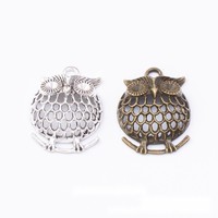 Breloque hibou ajourée en alliage de zinc argenté antique pour bracelet, idéale pour les amateurs de nature