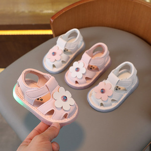 Sandales d'été pour bébé fille, style princesse Baotou, avec lumières LED, semelles souples, pour la marche - Product Image 2