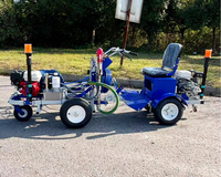 Machine de marquage routier et de délimitation de parkings, pulvérisation à froid et application à chaud, pour peinture de bandes routières