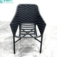 Chaise de salle à manger en aluminium de meubles de jardin modernes simples chaise en corde tissée noire avec coussin imperméable pour la maison Restaurant extérieur