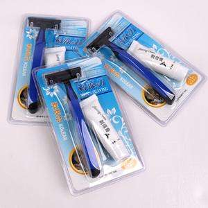 Máquina <span class=keywords><strong>de</strong></span> <span class=keywords><strong>afeitar</strong></span> eléctrica súper económica con cabezal móvil, cuchillas dobles desechables <span class=keywords><strong>de</strong></span> acero inoxidable y mango <span class=keywords><strong>de</strong></span> madera - Product Image 1