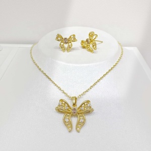 Juego de joyería de regalo chapado en oro sobre plata 925, hermoso y lujoso, para novias, con diseño de mariposa, collar y aretes. - Product Image 3