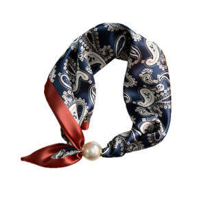 Pañuelo de Seda de Poliéster Cuadrado Magnético con Perlas de Imitación de Último Diseño para Decoración Elegante del Cuello - Product Image 1