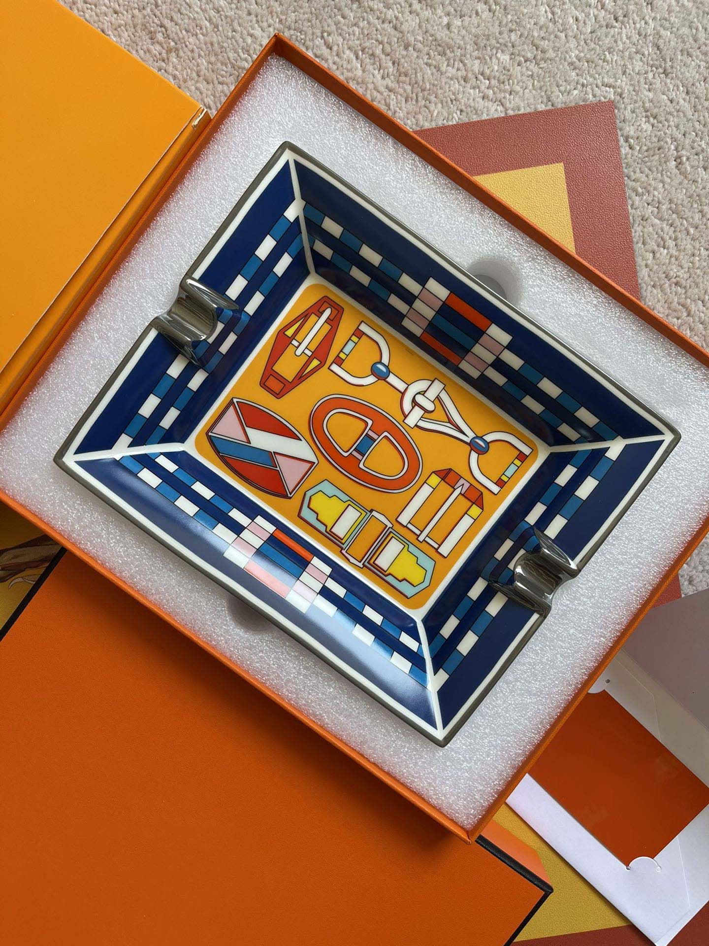 ที่เขี่ยบุหรี่-A