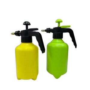 เครื่องพ่นยาในสวน 2 ลิตร กระบอกฉีดน้ำแรงดันลม สีเหลืองเขียว ขวดพลาสติกสำหรับทำความสะอาดบ้านและดูแลต้นไม้ - Product Image 5