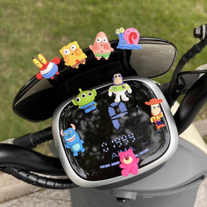 Accessoires de voiture électrique en résine, ornements de voiture de <span class=keywords><strong>dessin</strong></span> <span class=keywords><strong>animé</strong></span> mignon écologique 2023 New High-end Internet Celebrant Motorcycle - Product Image 1