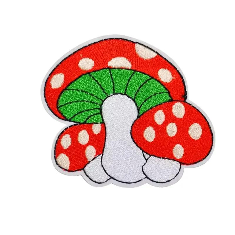 Forme personnalisée faite à la main Machine Merrow tissu de bordure découpé à la chaleur Applique pour vêtements chapeaux champignon tissé broderie Patch Badges