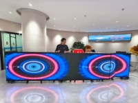 Stand d'affichage LED portable P2.604 avec logo personnalisé, mur vidéo pliable pour DJ, idéal pour mariages, fêtes, événements et publicité