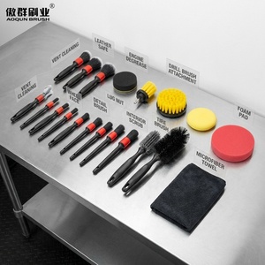 <span class=keywords><strong>Spazzola</strong></span> Elettrica Rotante Senza Fili Ricaricabile con 9 Testine Sostituibili per Pulizia di Bagno, Cucina, Piastrelle e Pavimenti - Product Image 4