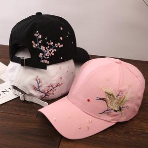 Gorra de Béisbol Bordada con Grulla Oriental y Flores, Elegante, para Protección Solar al Aire Libre, Venta al Por Mayor - Product Image 4