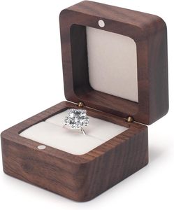 ERDOGLY Boîte à bagues en bois avec fente unique, Mini boîte à bagues de fiançailles, Boîte à bagues de mariage carrée boîte de rangement pour <span class=keywords><strong>bijoux</strong></span>, Vintage élégant - Product Image 1