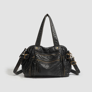 Bolso Boston <span class=keywords><strong>Grande</strong></span> de Piel Sintética PU Impermeable Negro para Mujer, con Correa Ajustable, Cierre de Cremallera y Cadenas, Estilo Casual, Suave, para Verano y Otoño - Product Image 1