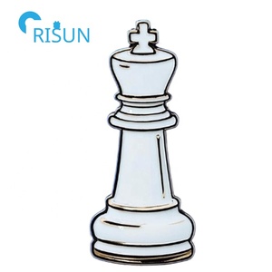 Épingles à revers personnalisées en émail pour les fans de l'échecs, fabricant de pièces d'échecs en émail personnalisées, épingles à revers en émail pour les fans de l'échecs, badges, broches, épingles en émail personnalisées pour les fans d'échecs - Product Image 5