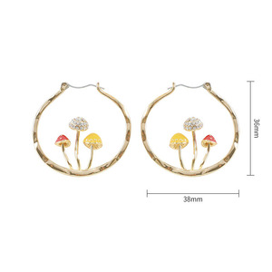 ต่างหูที่ไม่ซ้ำกันสำหรับผู้หญิงห่วงเห็ดน่ารักสีทองต่างหูผึ้งหวานอินเทรนด์เครื่องประดับหรูหราของขวัญ - Product Image 2