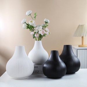 Jarrón Grande de Cerámica Blanca Bisque con Forma Sencilla y Elegante para Decoración del Hogar, Exhibición Floral Hidropónica en la Sala de Estar - Product Image 1
