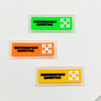 Vente en gros Étiquette de vêtement en caoutchouc PVC souple personnalisée en 3D avec logo imprimé en forme de rouleau