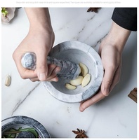 Handgemaakte zwarte marmeren knoflookpers, stenen marmeren vijzel en stamper, keukenaccessoires, fruit- en groentegereedschap, rond, natuurlijk