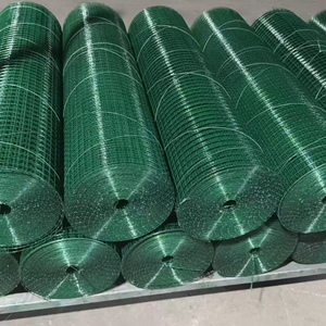 Malla de alambre soldada con orificios cuadrados recubierta de PVC verde Yuking, calibre de alambre de 2.0-4.0mm, para cercas, fábrica de Hebei, doblado y corte - Product Image 2