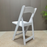 Meubles de couleur blanche d'usine directement hôtel chaises en rotin PP plastique pliable en résine salle à manger banquet événement mariage