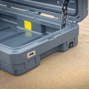 Contenitore rigido in plastica LLDPE da 83L, scatola portaoggetti per attrezzi rotostampata, box portaoggetti 4WD, contenitore rigido a basso profilo per portapacchi - Product Image 6