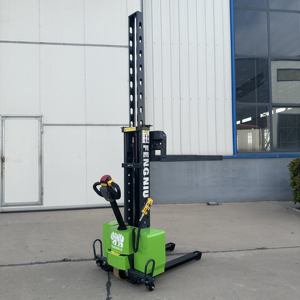 Zelfladende palletstapelaar 0,9 ton 1 ton 1,3m 1,5m draagbare semi-elektrische heftruck stapelkraan laad- en losstapelaar - Product Image 2