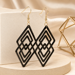 Orecchini Pendenti Geometrici a Forma di Diamante, Leggeri e Traforati, Orecchini Statement per Donne - Product Image 1