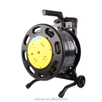 Tambour de câble de roue principale 220V/300 Bobine de rallonge à 4 sorties Bobine de câble rétractable électrique