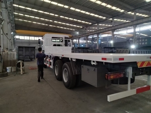 Camión de <span class=keywords><strong>cama</strong></span> plana SINOTRUK HOWO, equipo portador de plataforma, camiones de transporte, camión de carga - Product Image 5