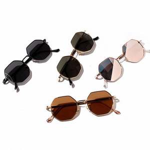 Gafas de Sol de Moda Vintage 2020, Montura Pequeña de Aleación, Lentes Rosas con Protección UV400, Gafas de Sol Poligonales para Hombre y Mujer - Product Image 4